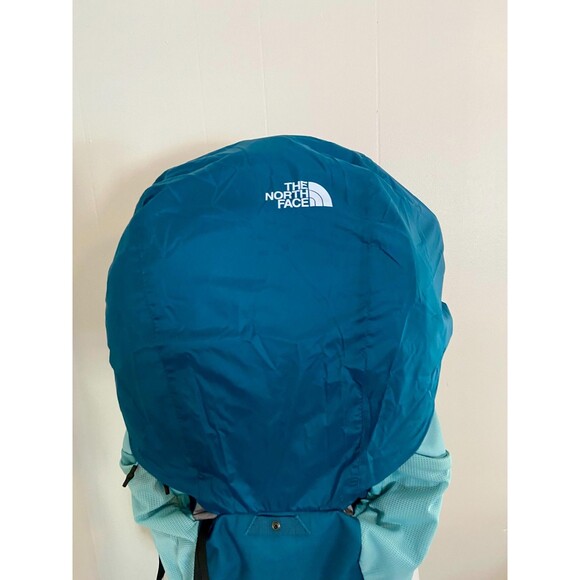 The North Face Basin 18 Backpack Blue Rain Cover Daypack Bag Canvas Hiking Camp - Picture 3 of 16
